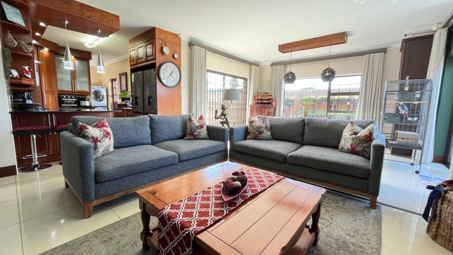 3 Bedroom Property for Sale in Heiderand Western Cape